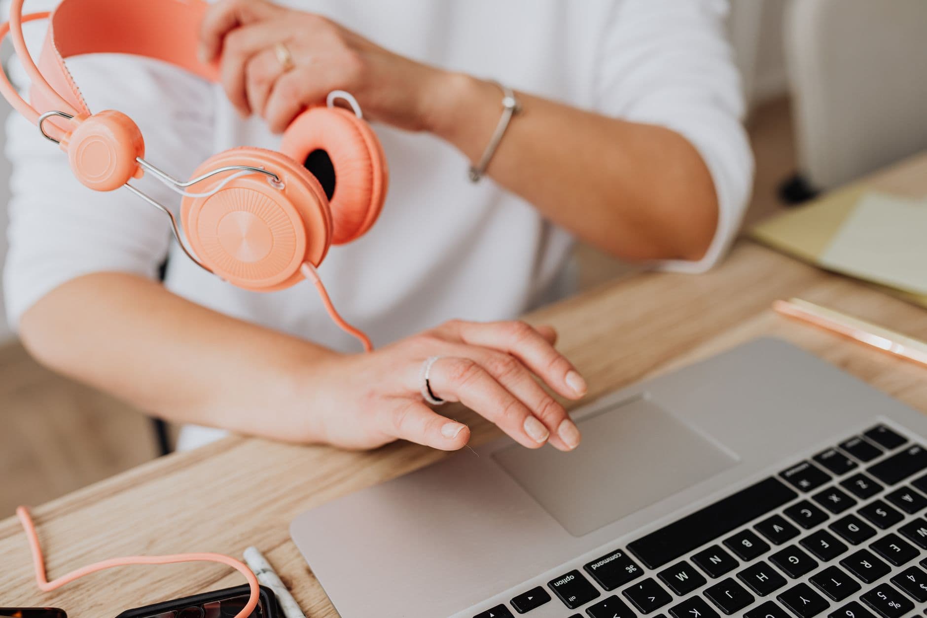Transcription and call intelligence for businesses in Brighton